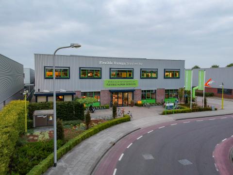 vernieuwde kantoorpand van Flexible Human Services Slijperij 12 Noordwijkerhout